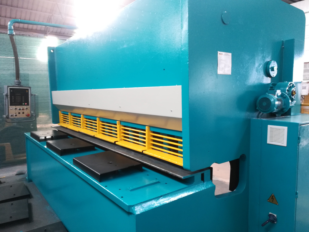 Guilhotina Adira GVX2030